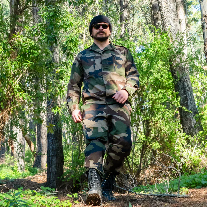 Civilperson med camouflage